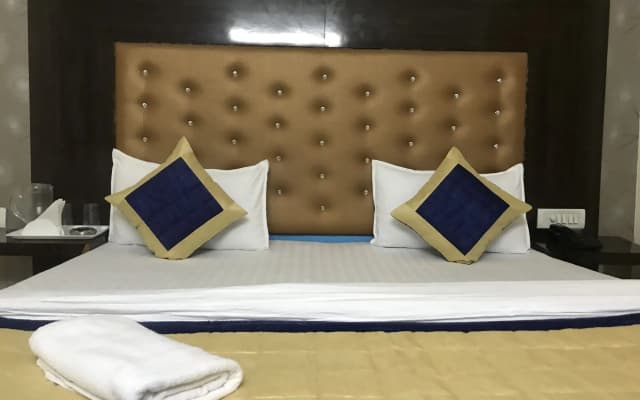 Hotel Aamantran Inn - photo 3
