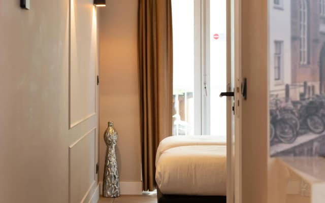 Midtown Hotel Twin Studio - photo 4
