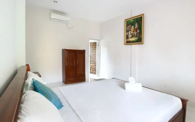 Oka Kartini Bungalows - photo 5