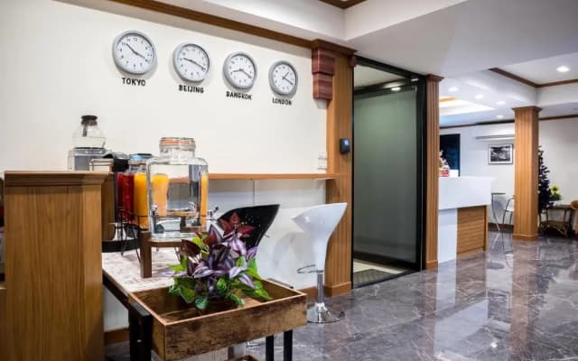 Suthep Home & Hostel - photo 2