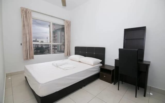 Comfy 3BR Home With Klcc View - photo 3