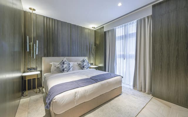 DXB - Five - 41102 - PJ - photo 3
