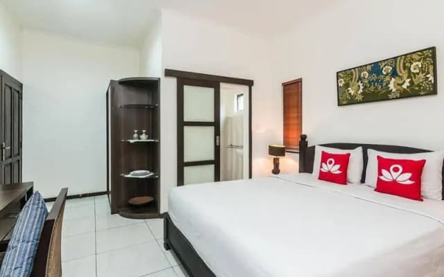 ZenRooms Seminyak Gunung Athena - photo 3