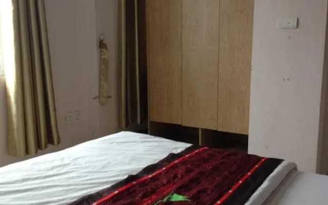 Red Hotel - Thuy Khue - photo 3