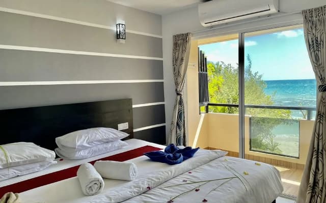 Crown Beach Hotel Maldives - photo 2