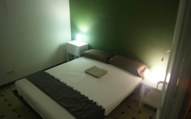 Bcn Eixample Hostel - photo 3