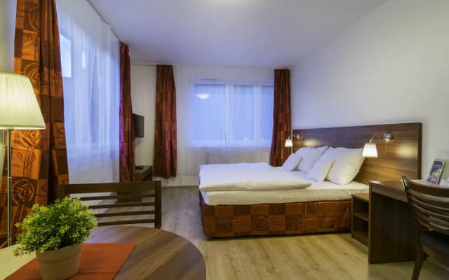 Eliska Tower Apartments Prague - photo 5
