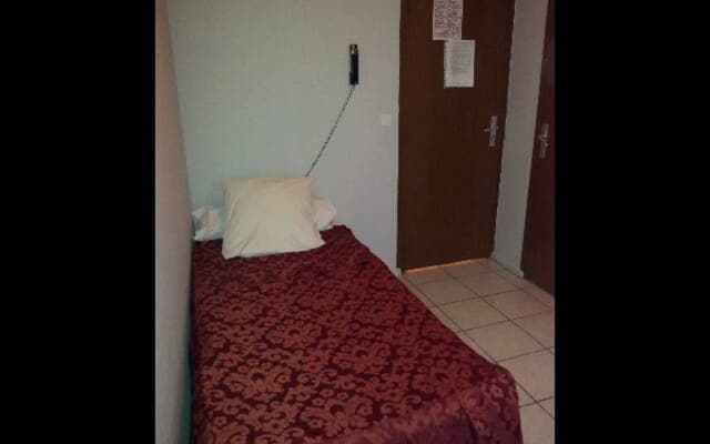 FM Hotel - photo 2