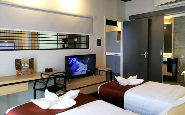 The Granite Luxury Hotel - photo 5