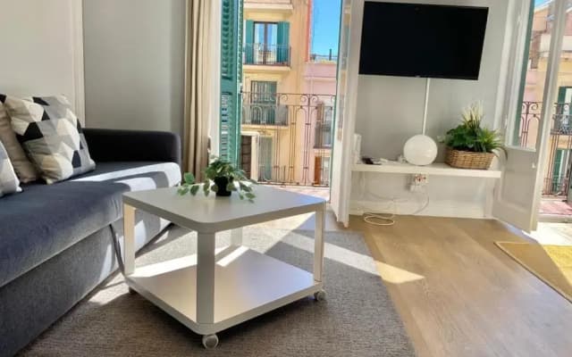 2 Bdr Eixample Apartment - photo 4