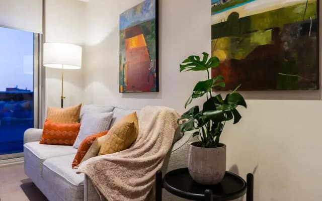 Auguste 2 Bdr Melbourne Apartment - photo 3