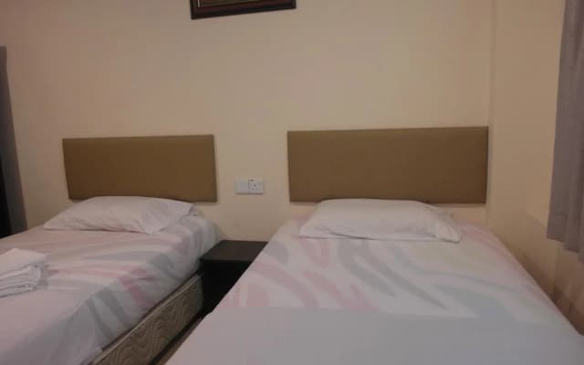 KK Crystal Hotel - photo 3