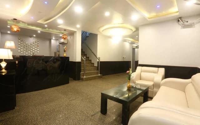 Hotel Earth - photo 3