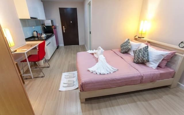 Sukhumvit 64 Pool View Apartment - photo 2