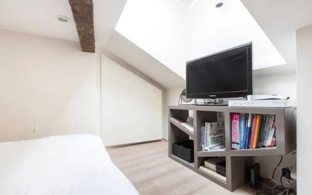 Modern & Design Flat in the heart of the Marais - photo 3