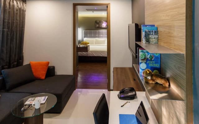 LiT BANGKOK Residence - photo 4