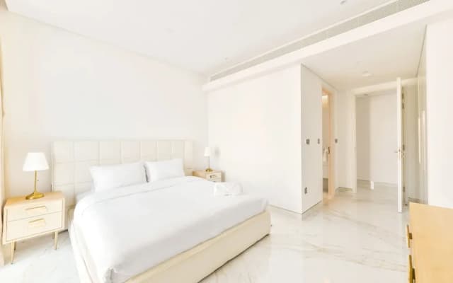Luxury Beachfront 2BR w Stunning SeaView - photo 4