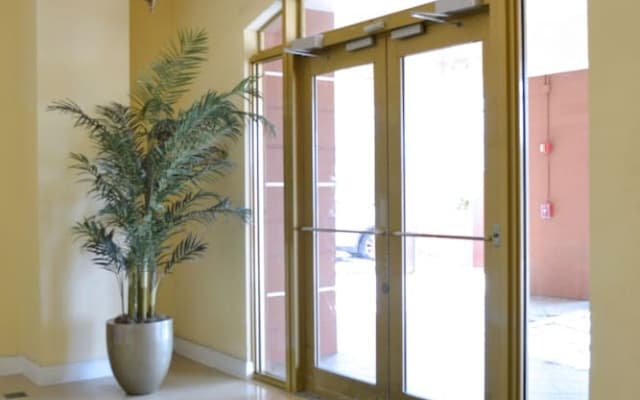 Apartments At Shamrock Gables - photo 2