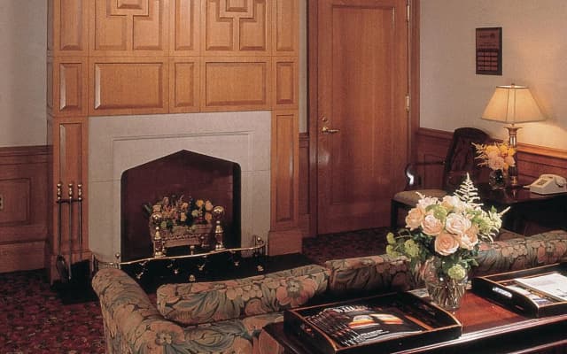 Salisbury Hotel - photo 2