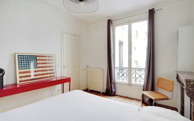 Charming Apartment- 2br-4p- Parc Monceau - photo 3