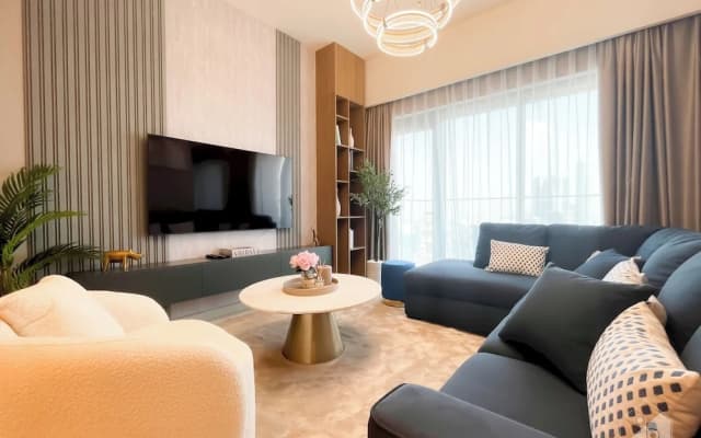 Extreme Luxury Burj Royal Balcony and Downtown View - photo 2