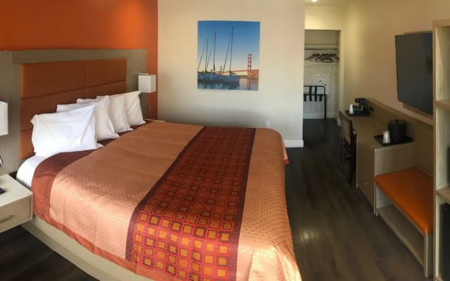Presidio Parkway Inn - photo 5