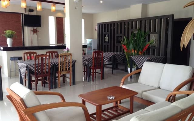 Home 8 Hotel - photo 4