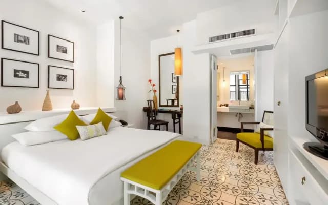 Manathai Hotel - photo 2