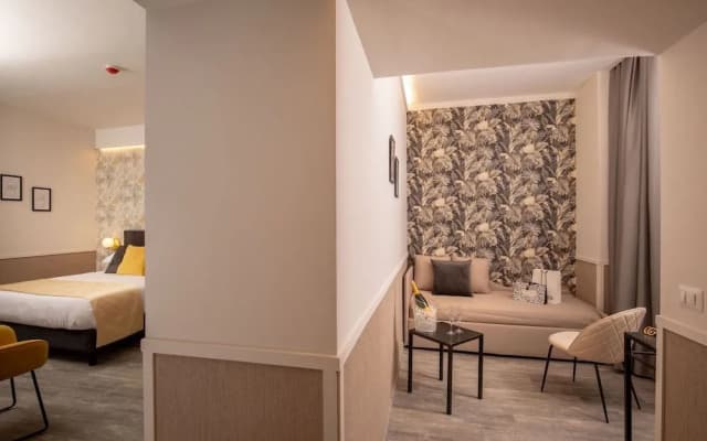 Sophie Terrace Hotel - photo 3