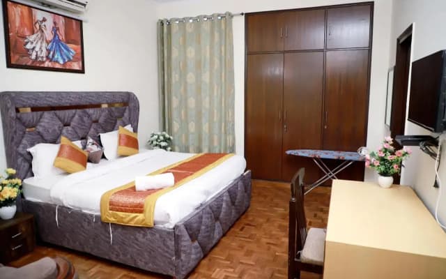 3Bhk Fortune Home,E28 1B Saket Near Max Hospital,Pvr - photo 2