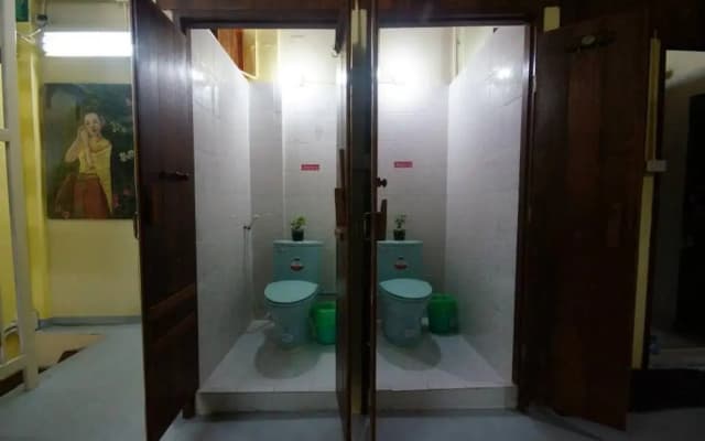 Baan Bovorn Khaosan Hostel - photo 5