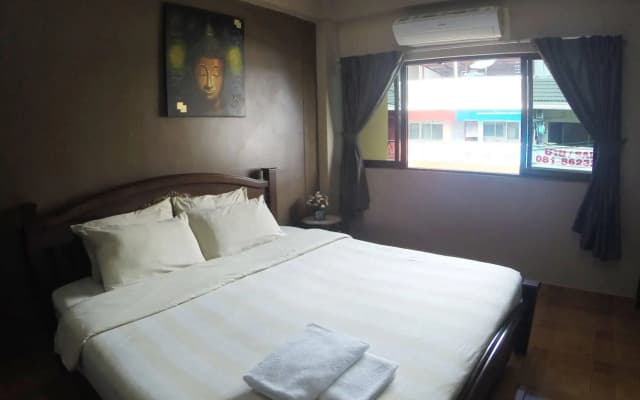 Drunken Duck Guesthouse - photo 2