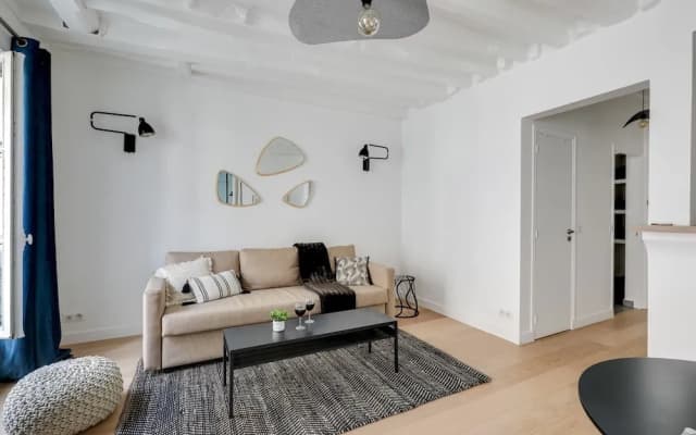Beautiful new Apartment in a Pedestrian Street, Near Champs Elysees - photo 3