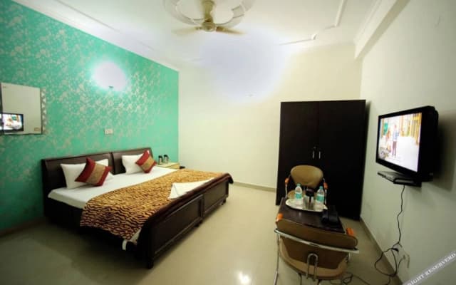 Maxfort Airport Hotel - photo 2