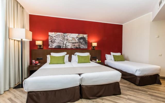 Leonardo Hotel Barcelona Gran Via - photo 4