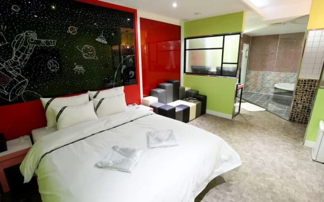 Max Hotel - photo 5
