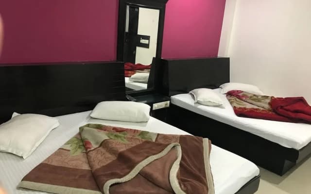 Hotel Dwarkadhish Intercontinental - photo 2