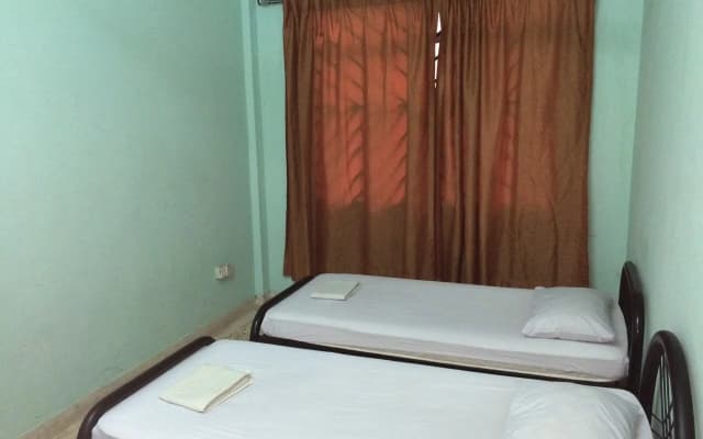Step Inn Guest House - photo 5