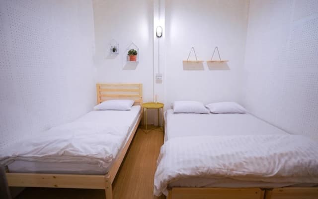 Simple to Sleep Hostel - photo 5