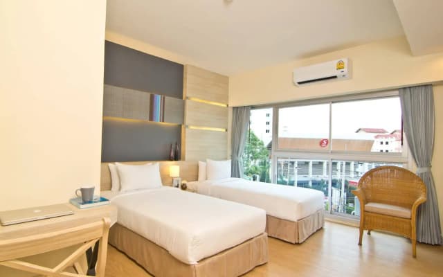 Sunshine One Hotel Pattaya - photo 2