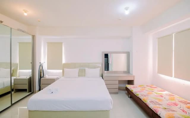Good Deal And Cozy Studio Green Pramuka City Apartment - photo 2