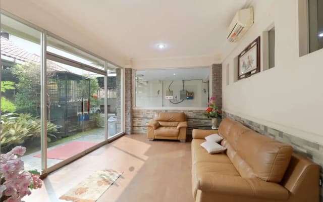 Clover Residence Near Mall Ambassador - photo 3