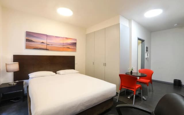 Alston Apartments - photo 3
