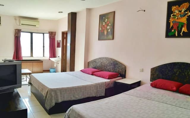 New Budget Inn Hotel - photo 2