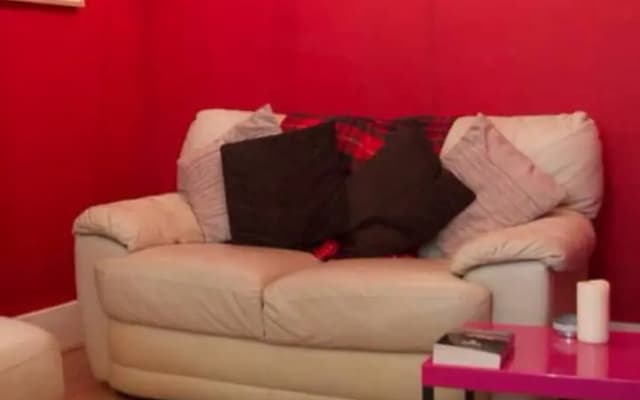 1 Bed Flat In City Centre - photo 4