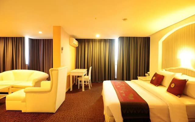 Aunchaleena Grand Hotel Wing B - photo 4