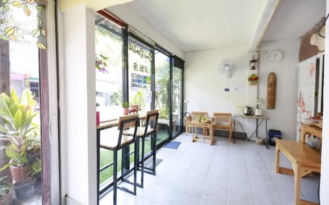 D House Hostel - photo 2