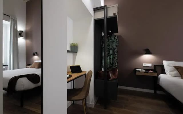 Style & Stone Guest House - photo 4