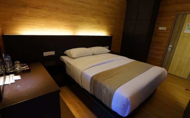OYO 1230 Zen Zeng Budget Hotel - photo 3