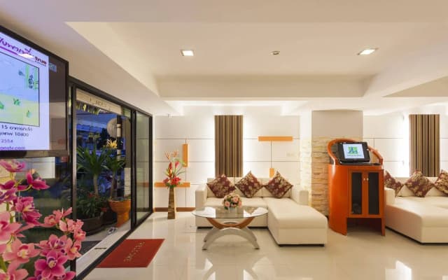 Patong Max Value Hotel - photo 4